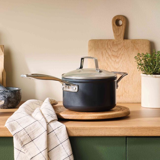 Essential Non-Stick Ceramic Saucepan image number 1